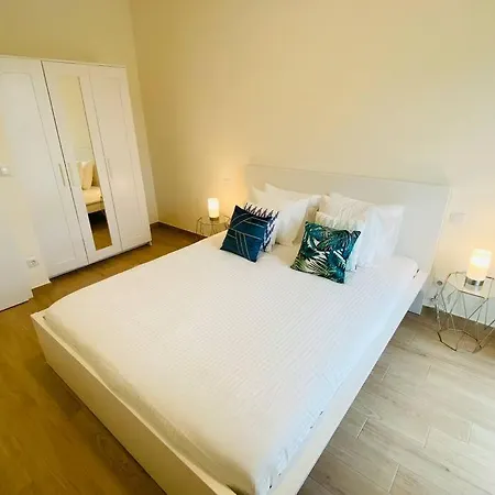아파트 Luxury 2023 Flat In Center- Hol 1 *